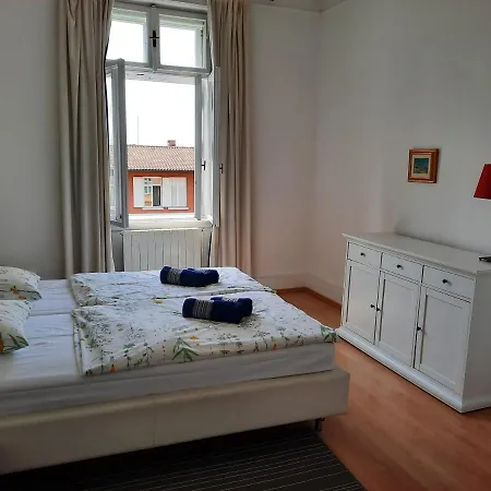 Sunny Park Apartment